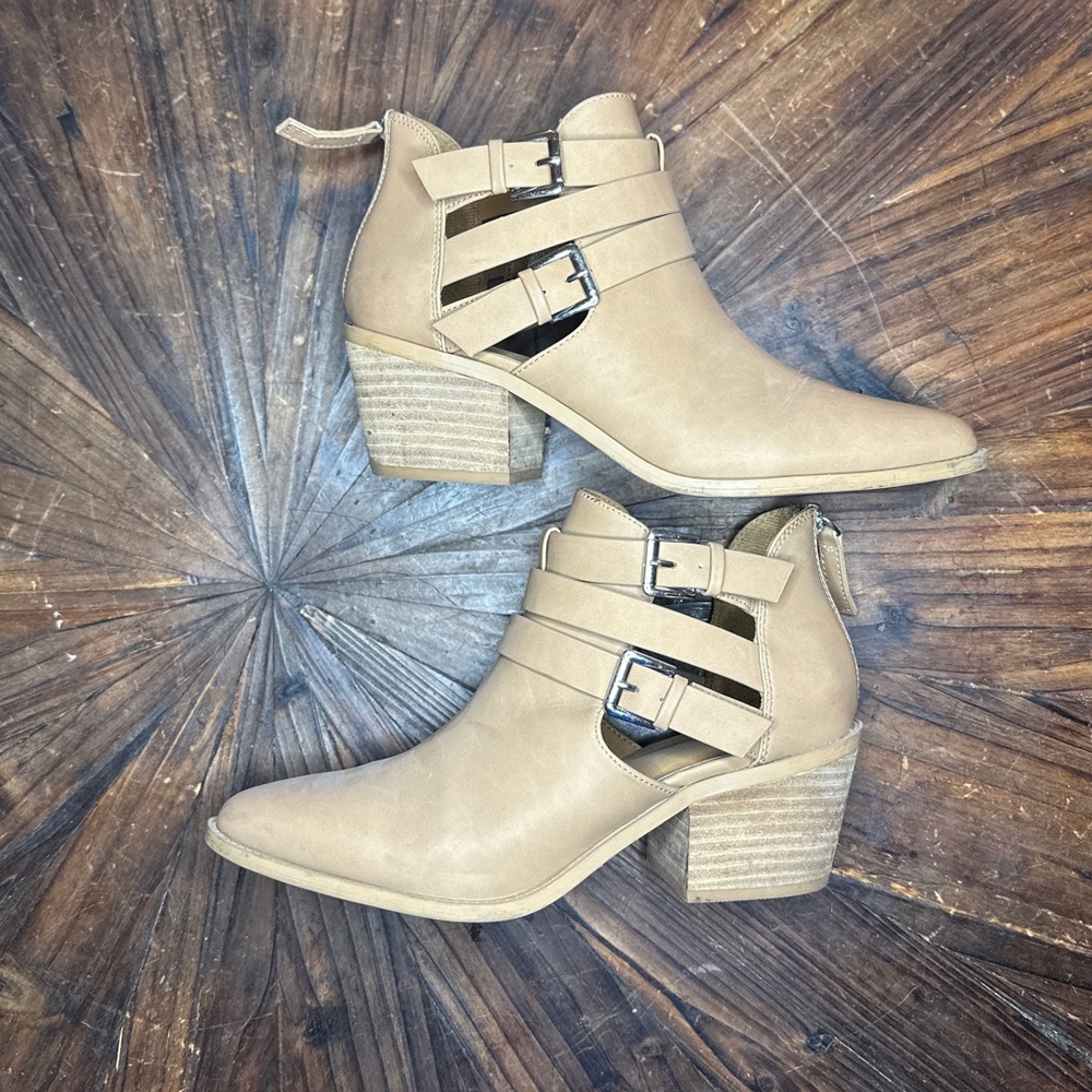 Dolce Vita Nude heeled ankle cowboy bootie